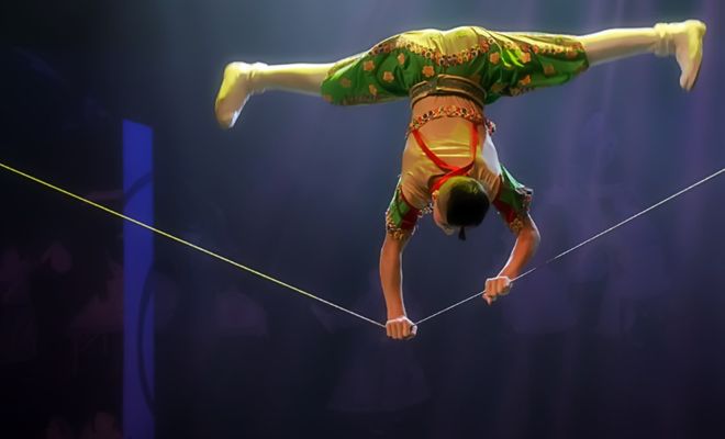 戏小丑嘉年华将在静安体育中心体育馆举办开元棋牌app2025上海六一国际马(图3)